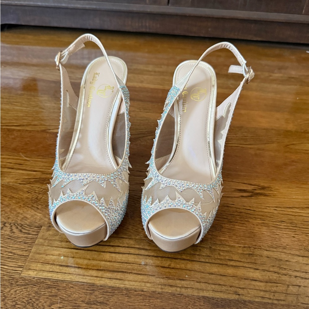 Elegant Cream and Gold Peep-Toe Heels